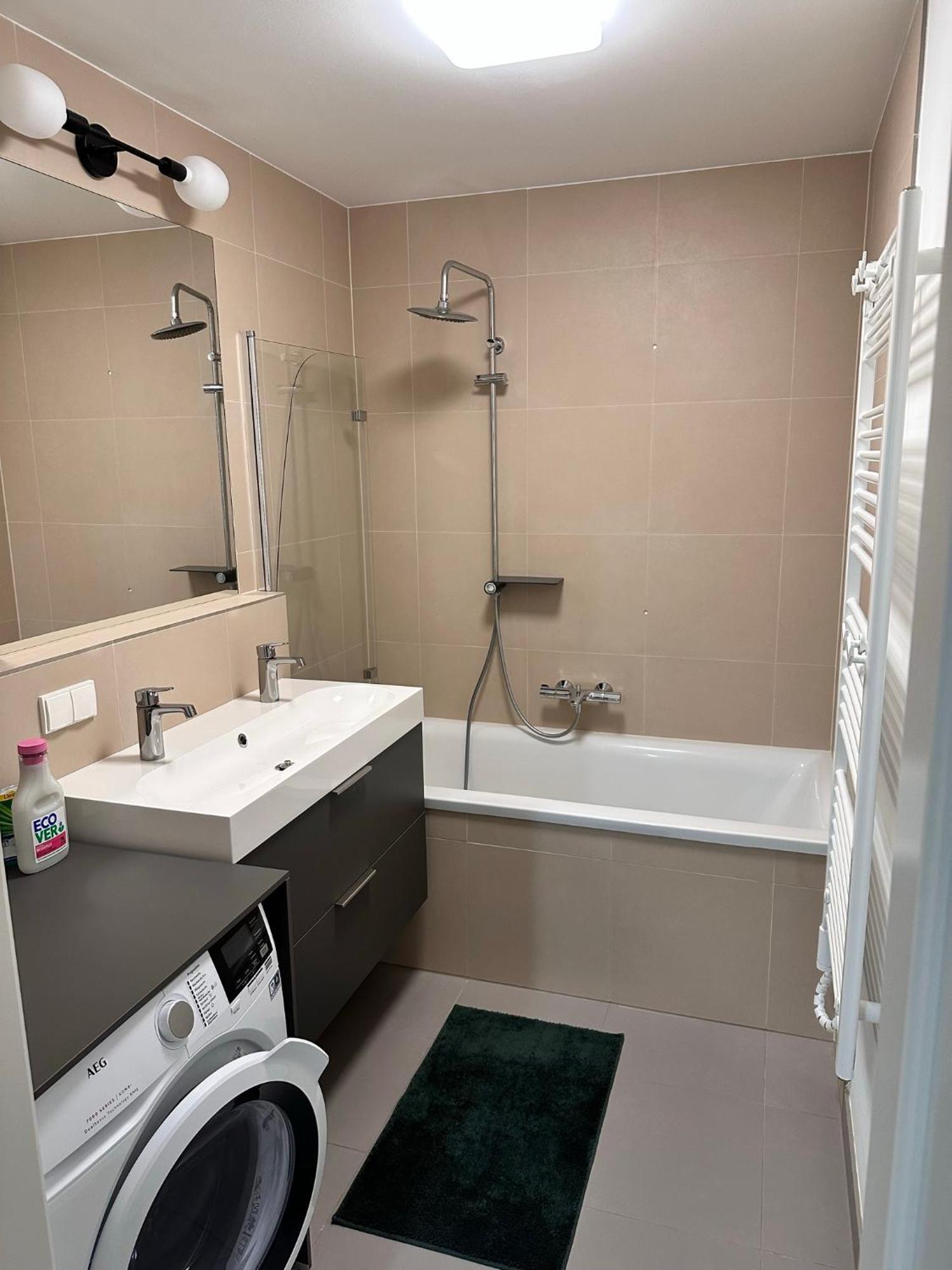 Appartement 2-zimmer In Oberlaa Mit Privatem Tiefgaragen Platz