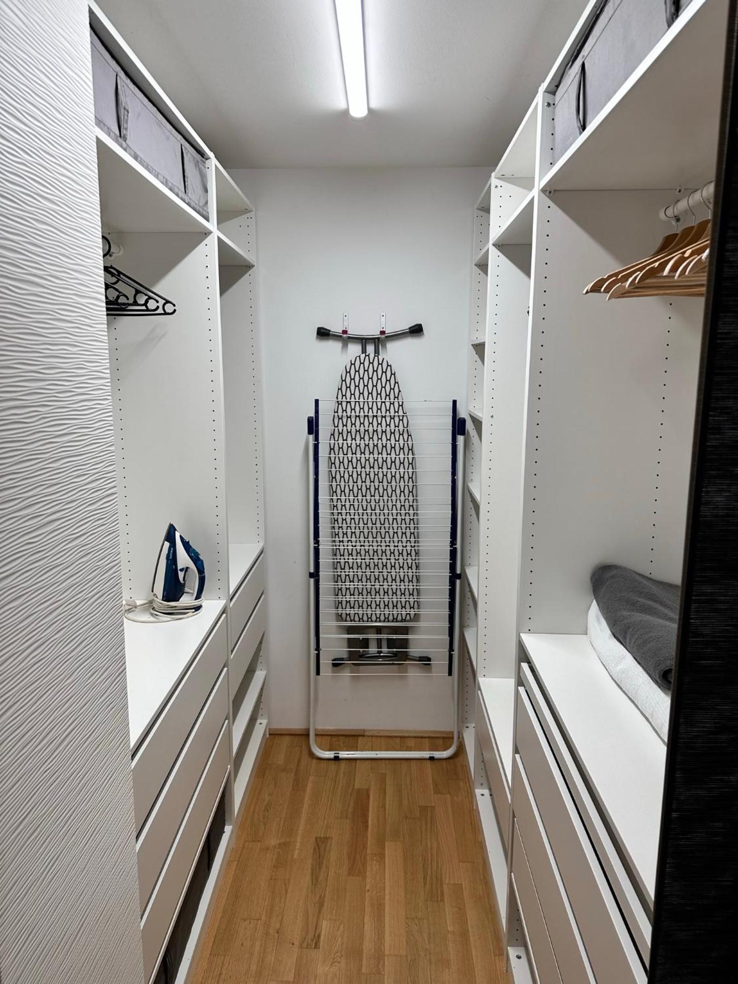Appartement 2-zimmer In Oberlaa Mit Privatem Tiefgaragen Platz